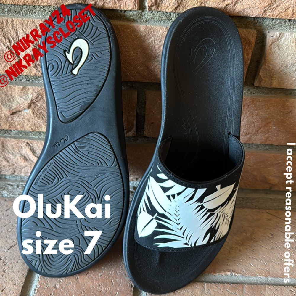 OLUKAI OluKai Punua Olu Women's 7 Slides Sandals contoured black white non slip